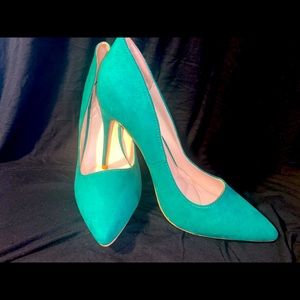 Emerald Green Rogue Helium Pumps